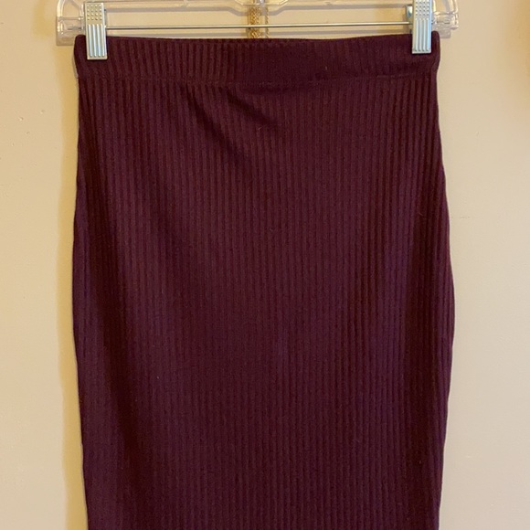 Forever21 Burgundy High Waisted Pencil Skirt - Picture 2 of 2